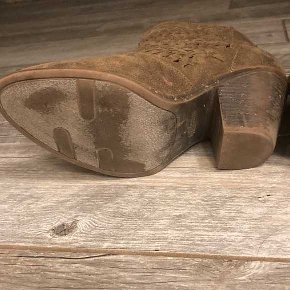 Fergie western style booties - Picture 7 of 8